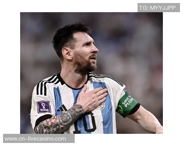 足球明星素描:描绘绿茵场上的传奇与荣耀,展现他们背后的故事与激情 足球明星素描:描绘绿茵场上的传奇与荣耀,展现他们背后的故事与激情